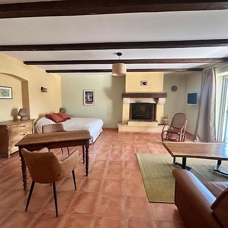 Bed and Breakfast La Capucelle Caderousse Zewnętrze zdjęcie